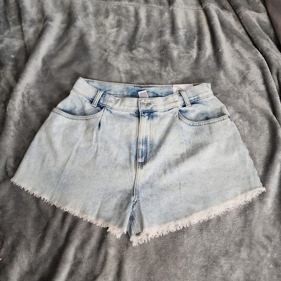 So womens jrs dad shorts high rise jean cutoffs sz 11 nwt - Picture 1 of 3